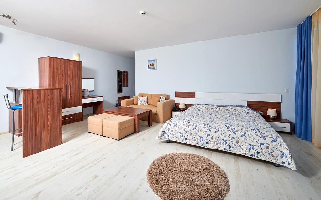Family Hotel Regata Pomorie Exterior foto